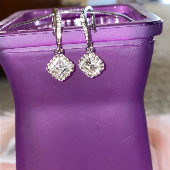 Earrings - Picture 3 of 5
